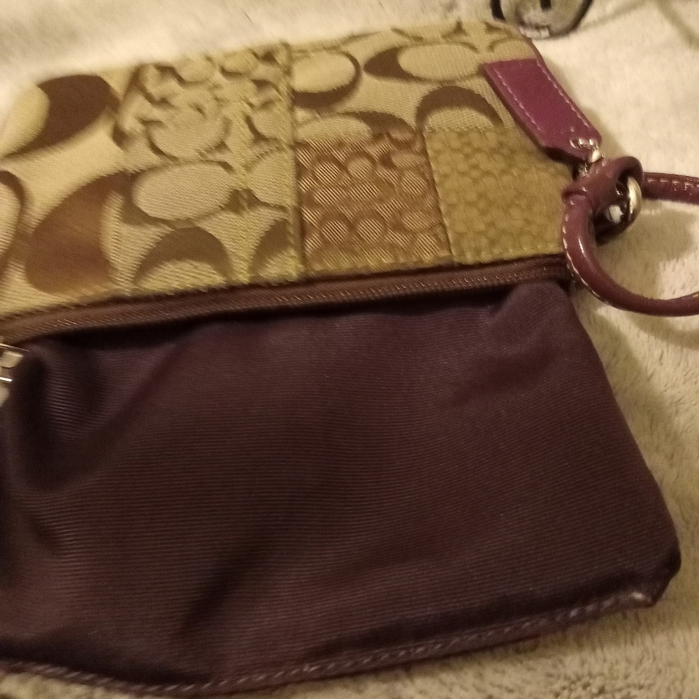 Coach Patchwork Brown Signature C Logo Wrislet/Plum Leather Trim EUC - Picture 5 of 5